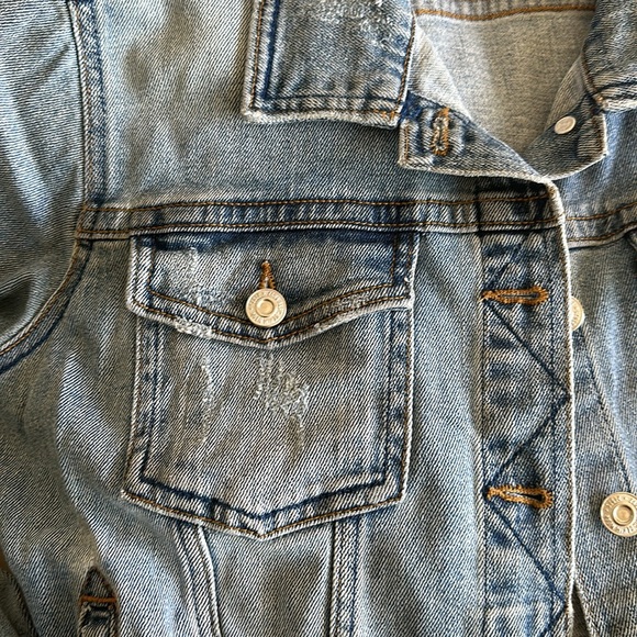 Zara women’s jean jacket - Picture 3 of 7